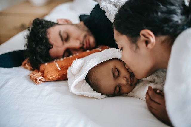 Hãy xây dựng thói quen ngủ từ sớm cho trẻ
